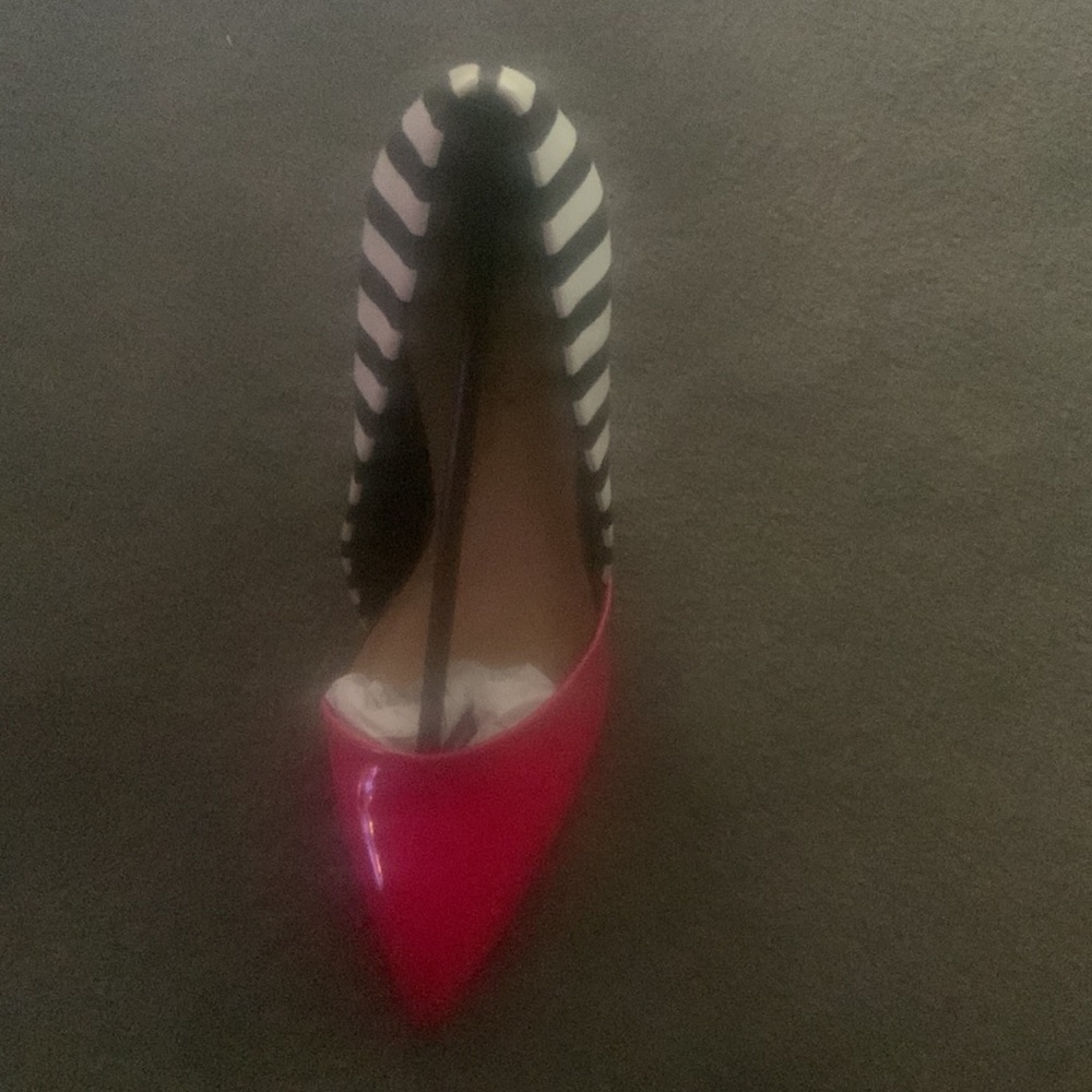 PUMPS - Picture 7 of 8